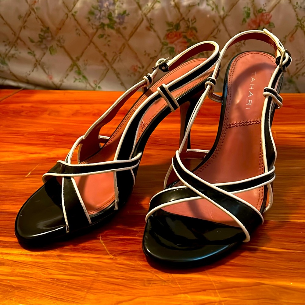 Tahari sandals